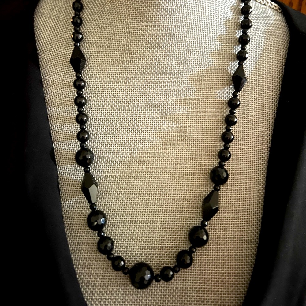 ❌*SOLD*SOLD*SOLD*❌
 ❌14KBlk Spinel Necklace❌